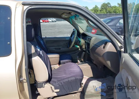 2001 Toyota Tacoma Base V6 from USA, damaged, VIN 5TEWN72N61Z746662